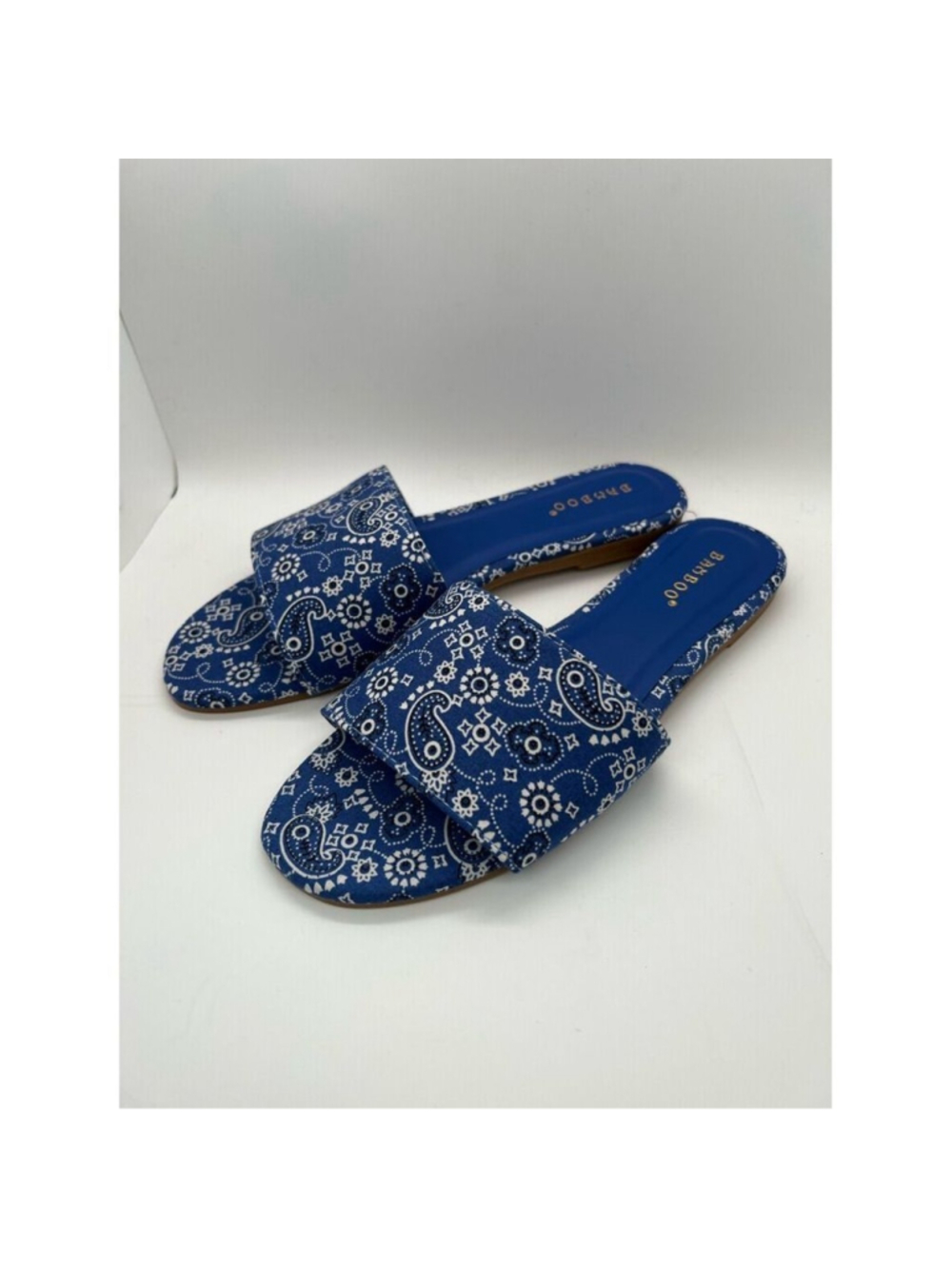 Bamboo Women's Zest-16 Blue Bandana Print Flat Sandals Size 6